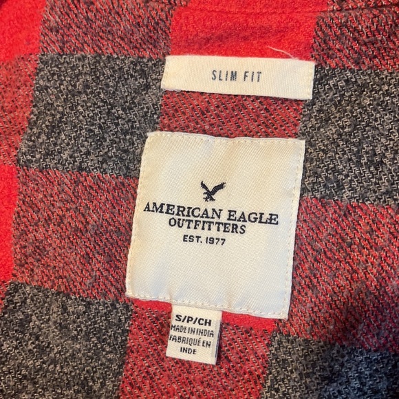 Slim fit American eagle plaid button-up - Picture 4 of 4